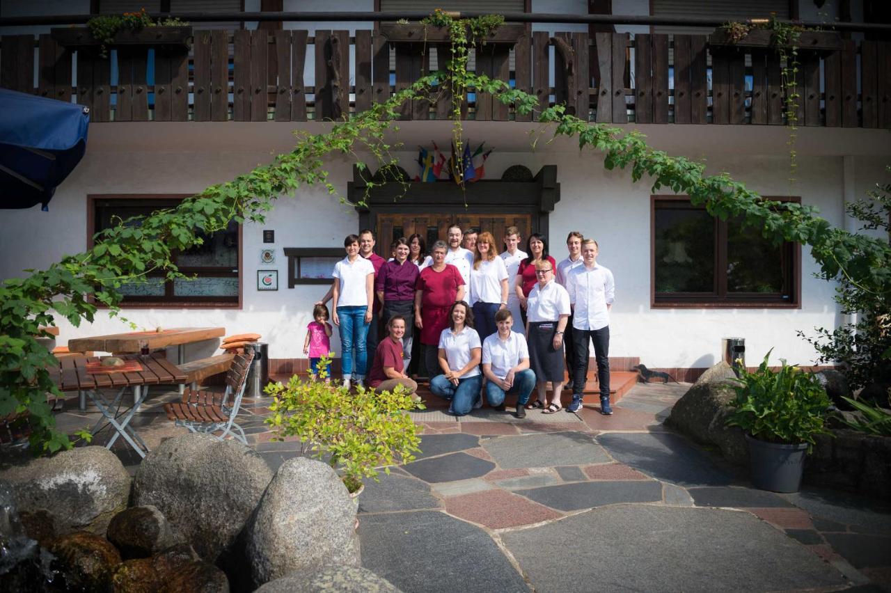 Landgasthof Brunnenwirt Zum Meenzer Fischbachtal Bagian luar foto
