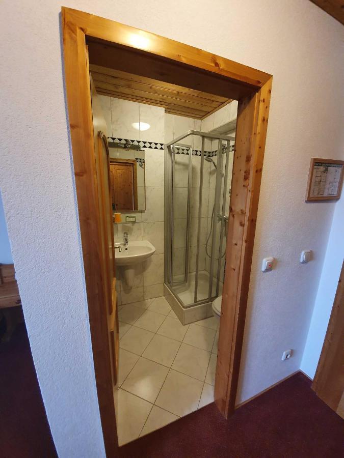 Landgasthof Brunnenwirt Zum Meenzer Fischbachtal Bagian luar foto